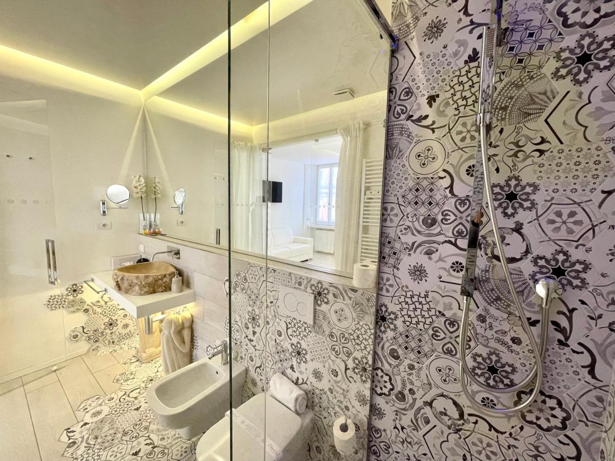 Mariarosa Suites โกโม ภายนอก รูปภาพ