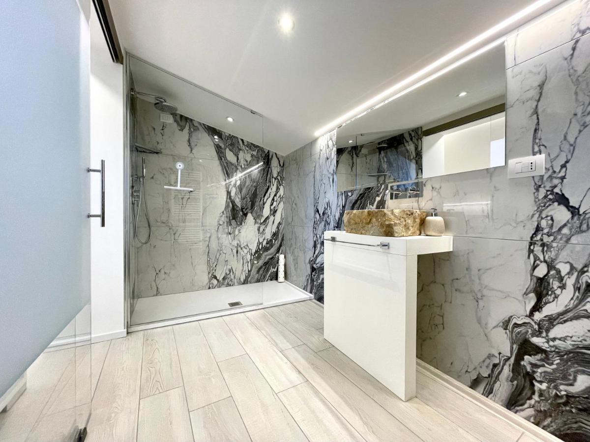 Mariarosa Suites โกโม ภายนอก รูปภาพ